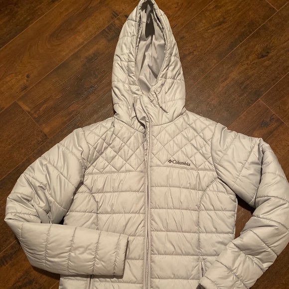 Columbia hooded puffer jacket misses small NWOT